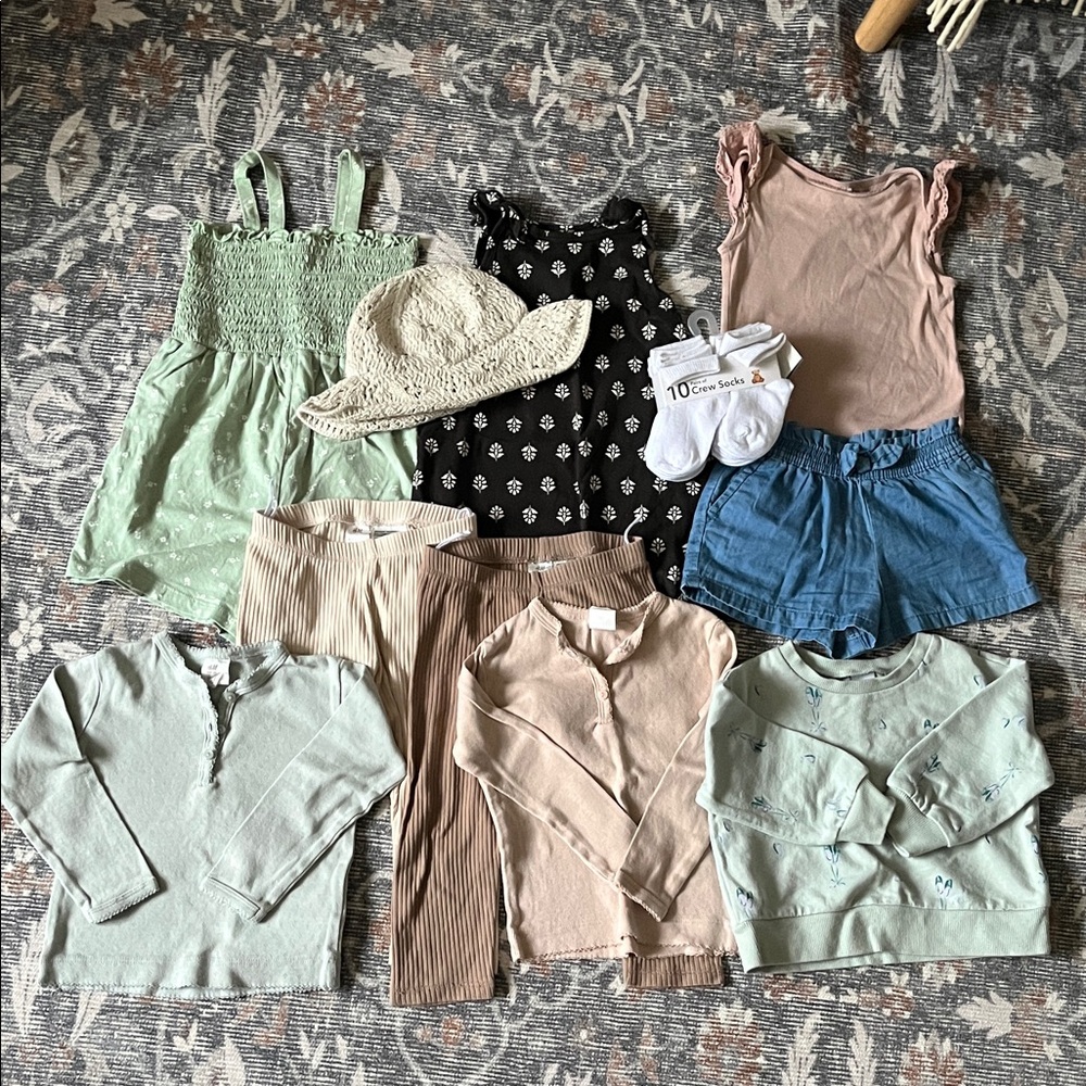 Girls 18 Month H&M/Carters Bundle Cream/Mint